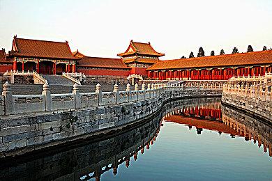 B社分享《毁灭战士：黑暗时代》水墨风艺图 超挥洒写意